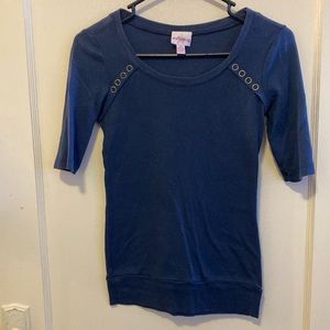 Half sleeve cotton shirt.